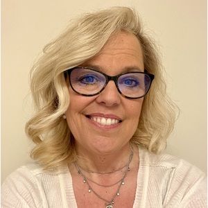 Meet your Posher, Dana